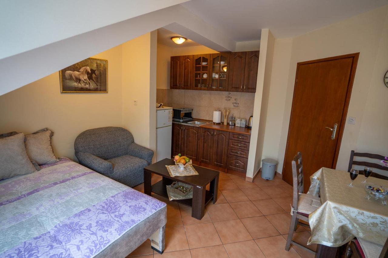 Albatros Apartment Котор Екстериор снимка